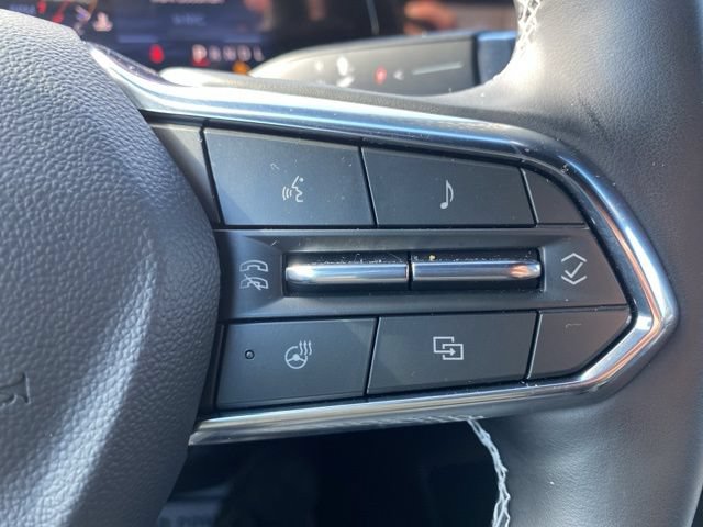 Used 2025 Chevrolet Traverse LT FWD image 14