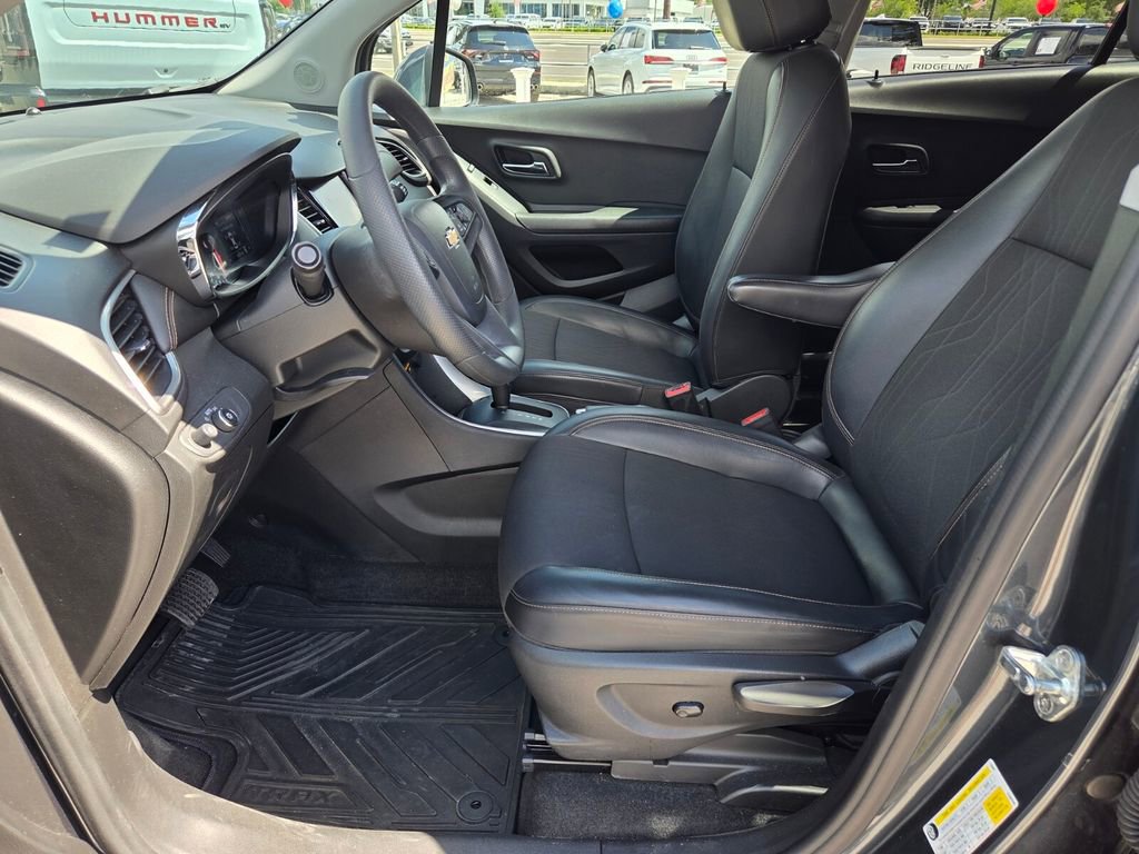 Used 2022 Chevrolet Trax LT AWD/4WD image 4