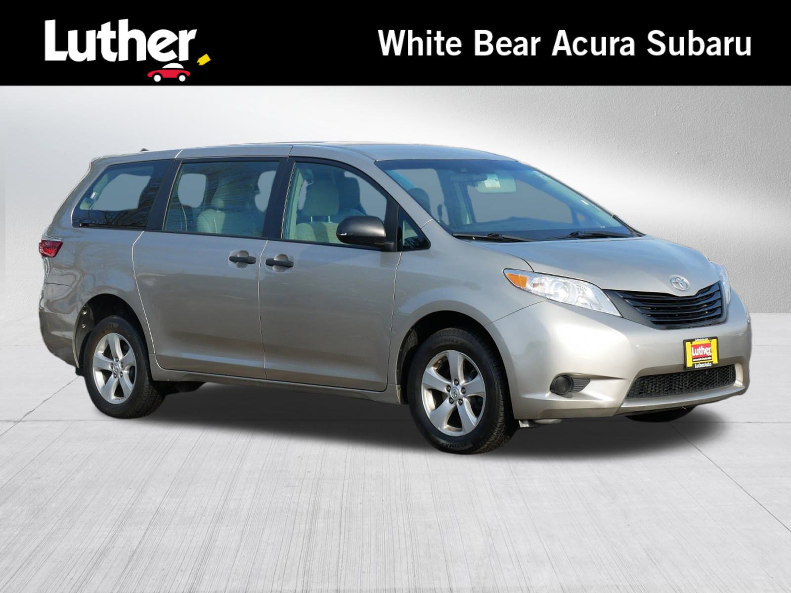 Used 2015 Toyota Sienna L video 1