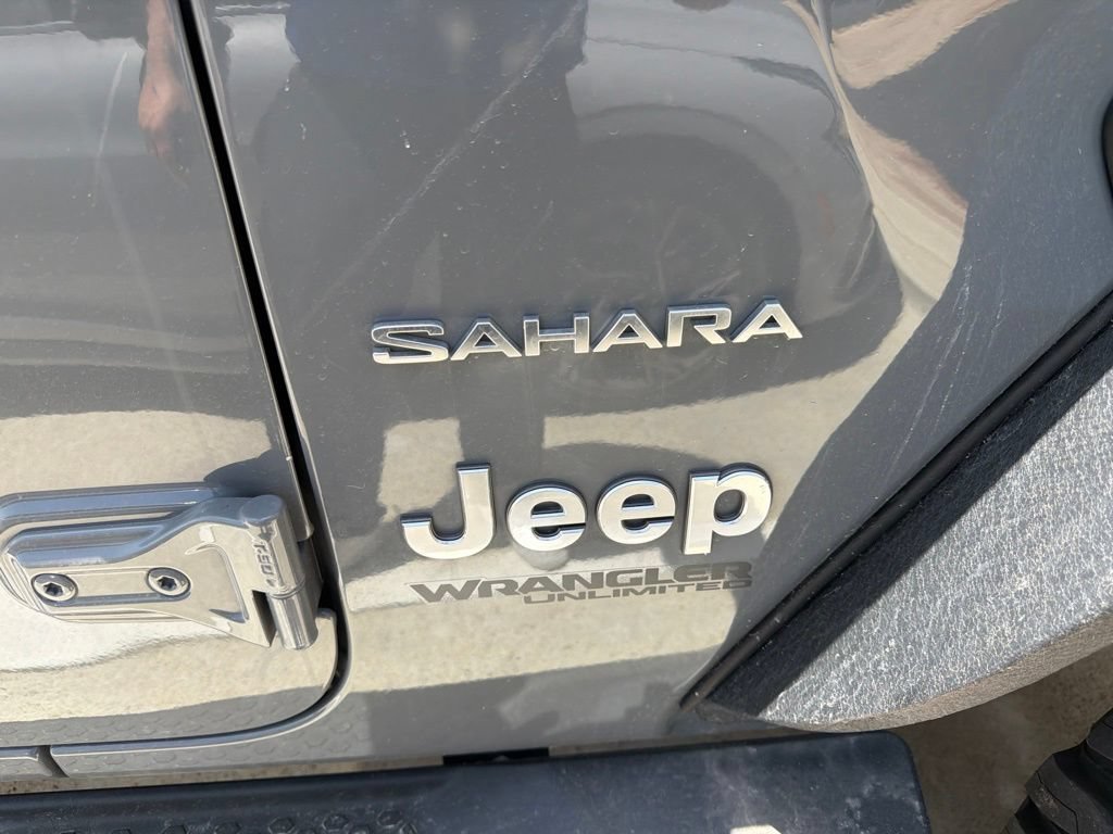 Used 2018 Jeep Wrangler Unlimited Sahara AWD/4WD image 21