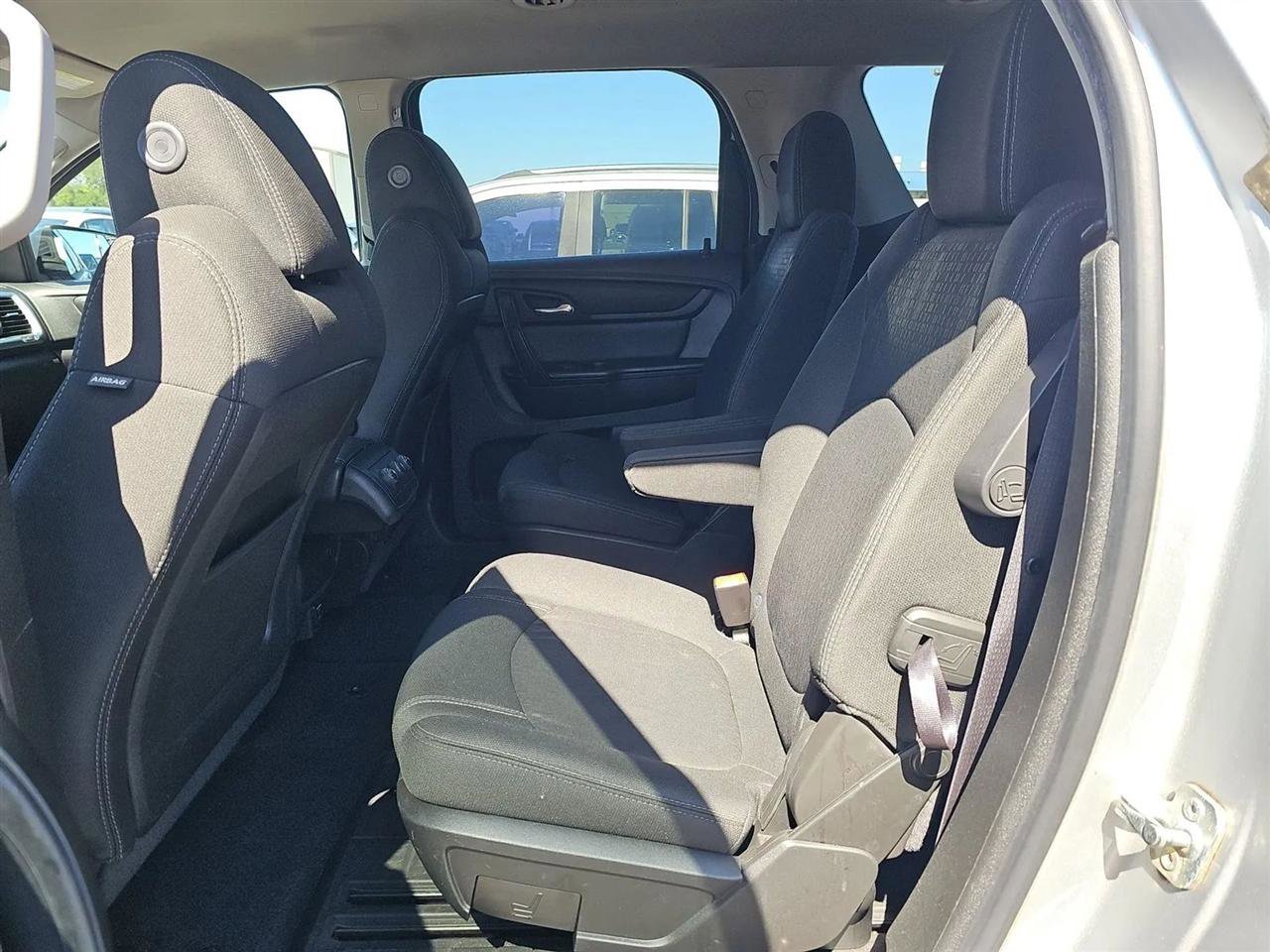 Used 2014 GMC Acadia SLE FWD image 19