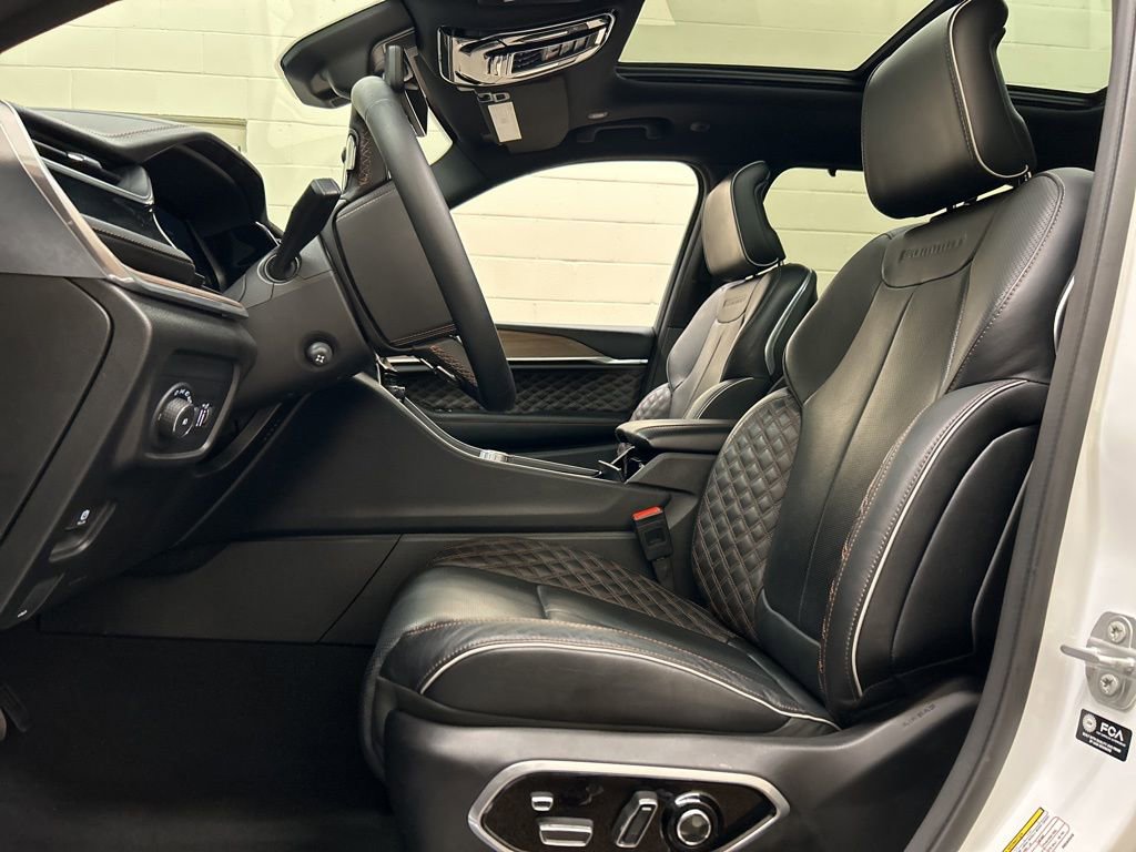 Used 2024 Jeep Grand Cherokee Summit w/ Adv Protech Group IV image 7