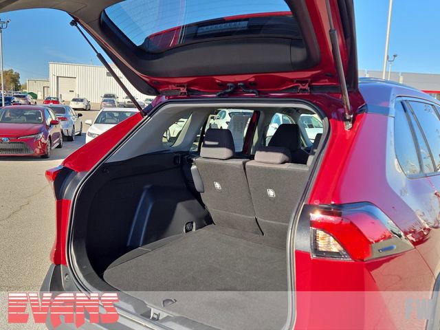 Used 2025 Toyota RAV4 LE image 27