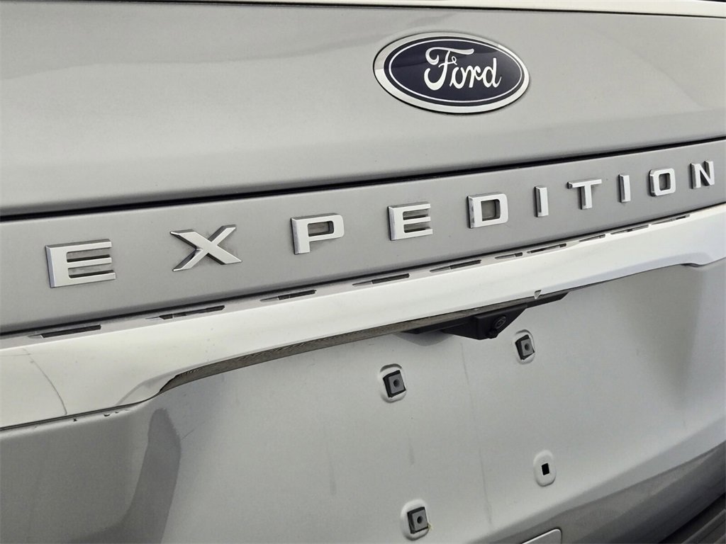 Used 2022 Ford Expedition Limited image 15