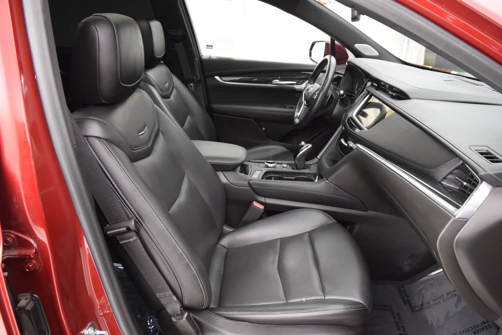 Used 2023 Cadillac XT5 Premium Luxury w/ LPO, Floor Liner Package FWD image 16