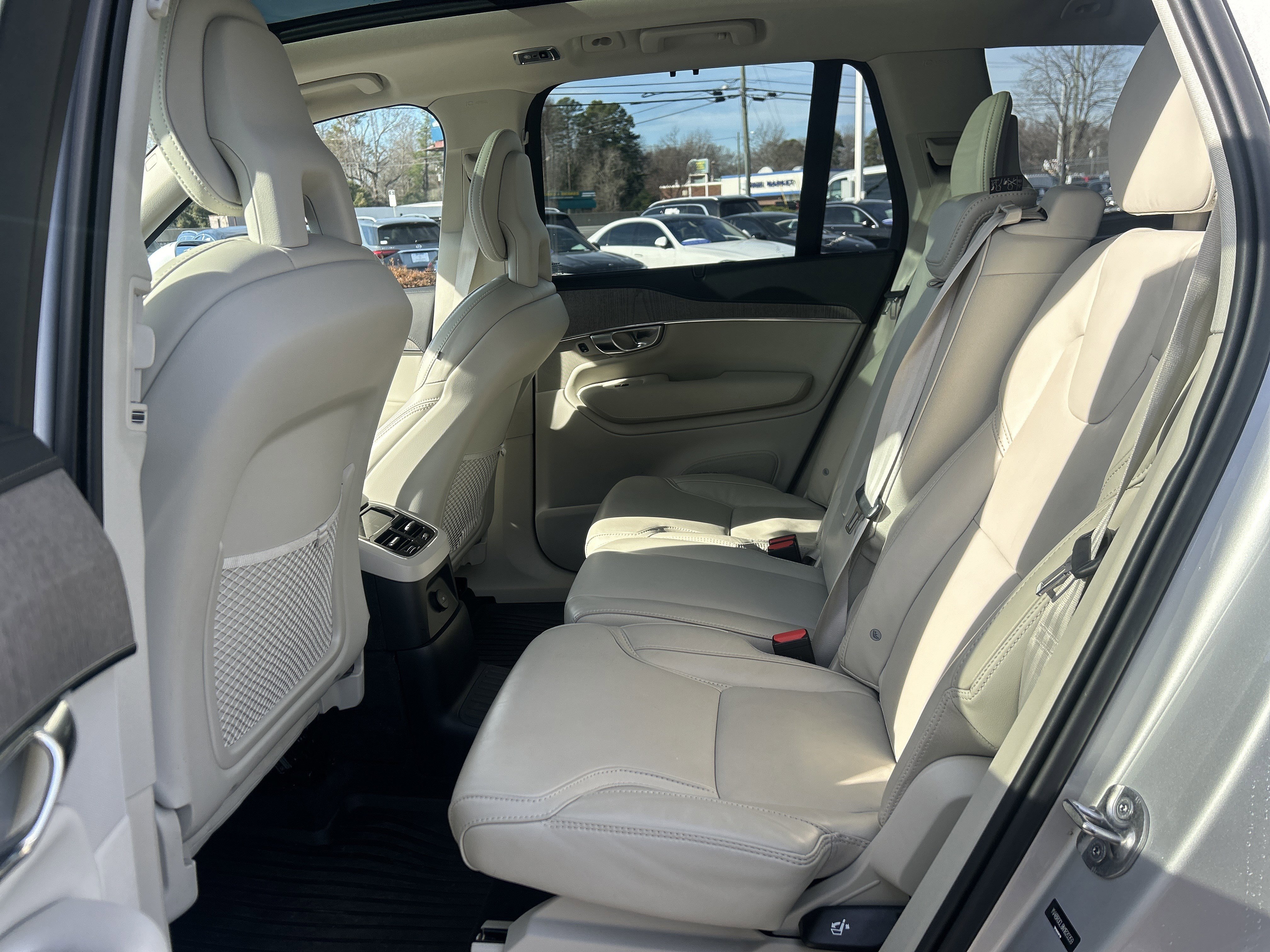 Used 2022 Volvo XC90 T8 Inscription w/ Advanced Package image 32