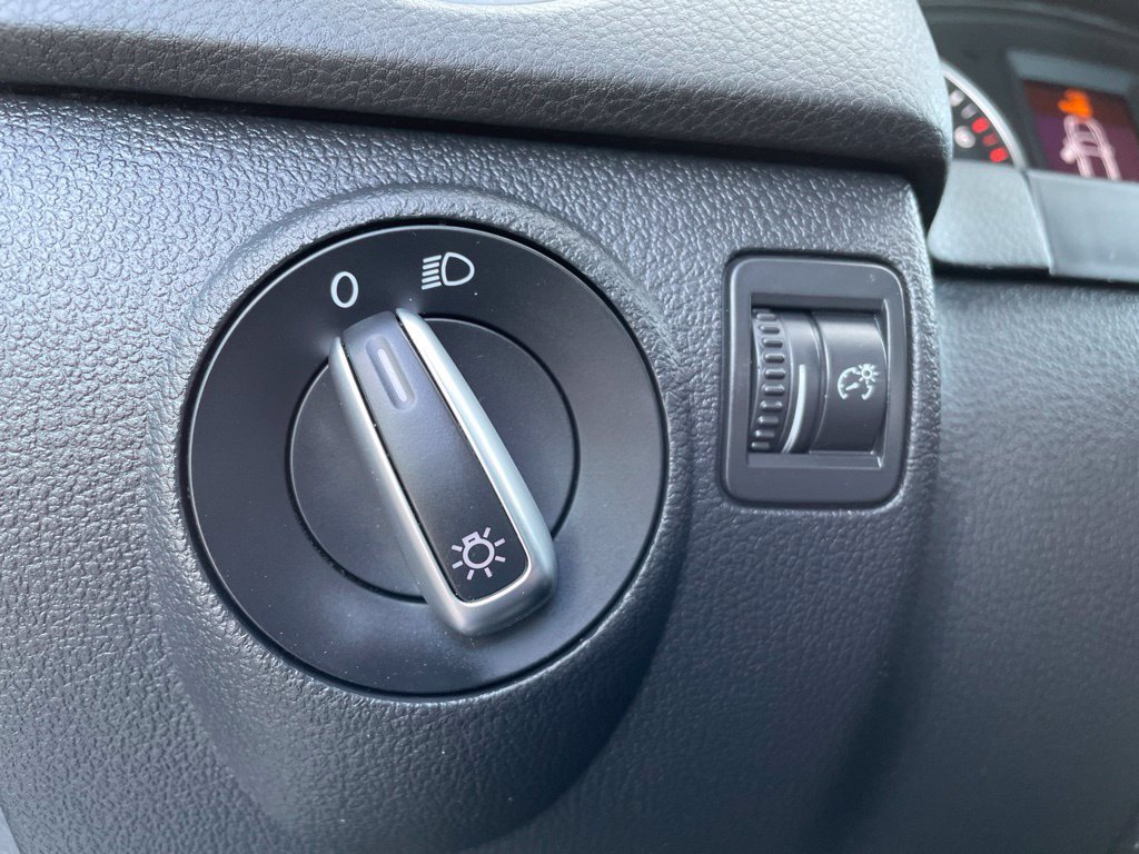 Used 2018 Volkswagen Tiguan Limited AWD/4WD image 21