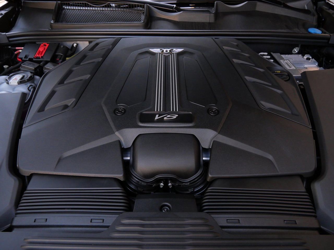 Used 2025 Bentley Bentayga Extended Wheelbase image 27