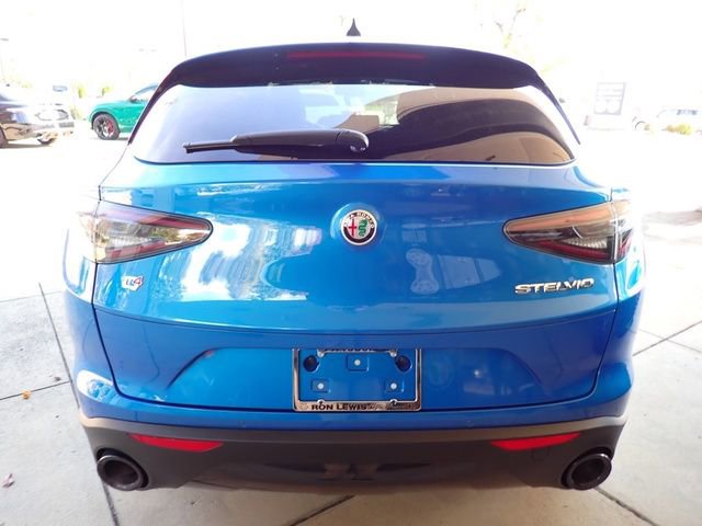 New 2025 Alfa Romeo Stelvio Sprint w/ Convenience Package AWD/4WD image 4