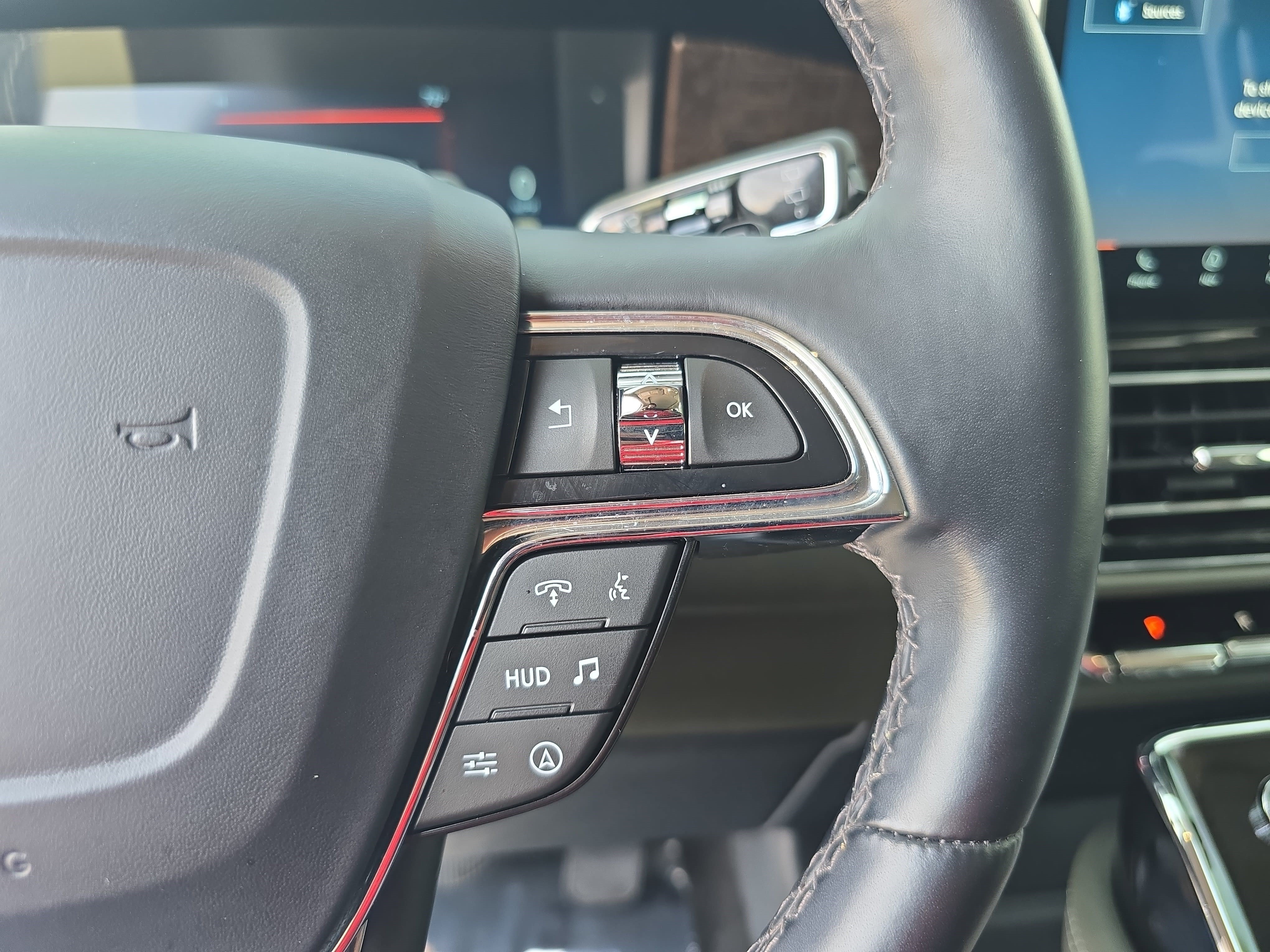Certified 2024 Lincoln Navigator L Black Label AWD/4WD image 18