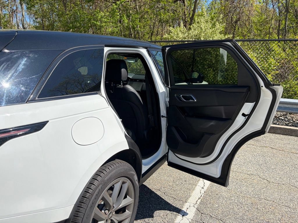 Certified 2026 Land Rover Range Rover Velar Dynamic SE AWD/4WD image 16