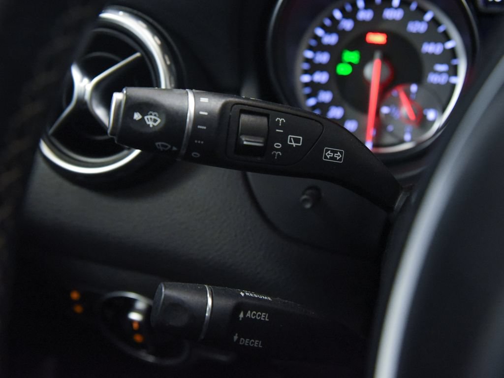 Used 2016 Mercedes-Benz GLA 250 4MATIC image 25