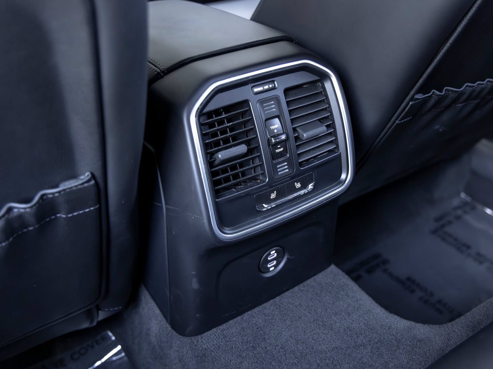 Certified 2026 Porsche Macan AWD/4WD image 44