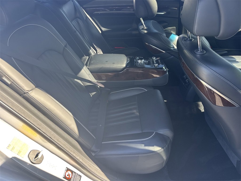 Used 2019 Genesis G90 3.3T Premium image 15