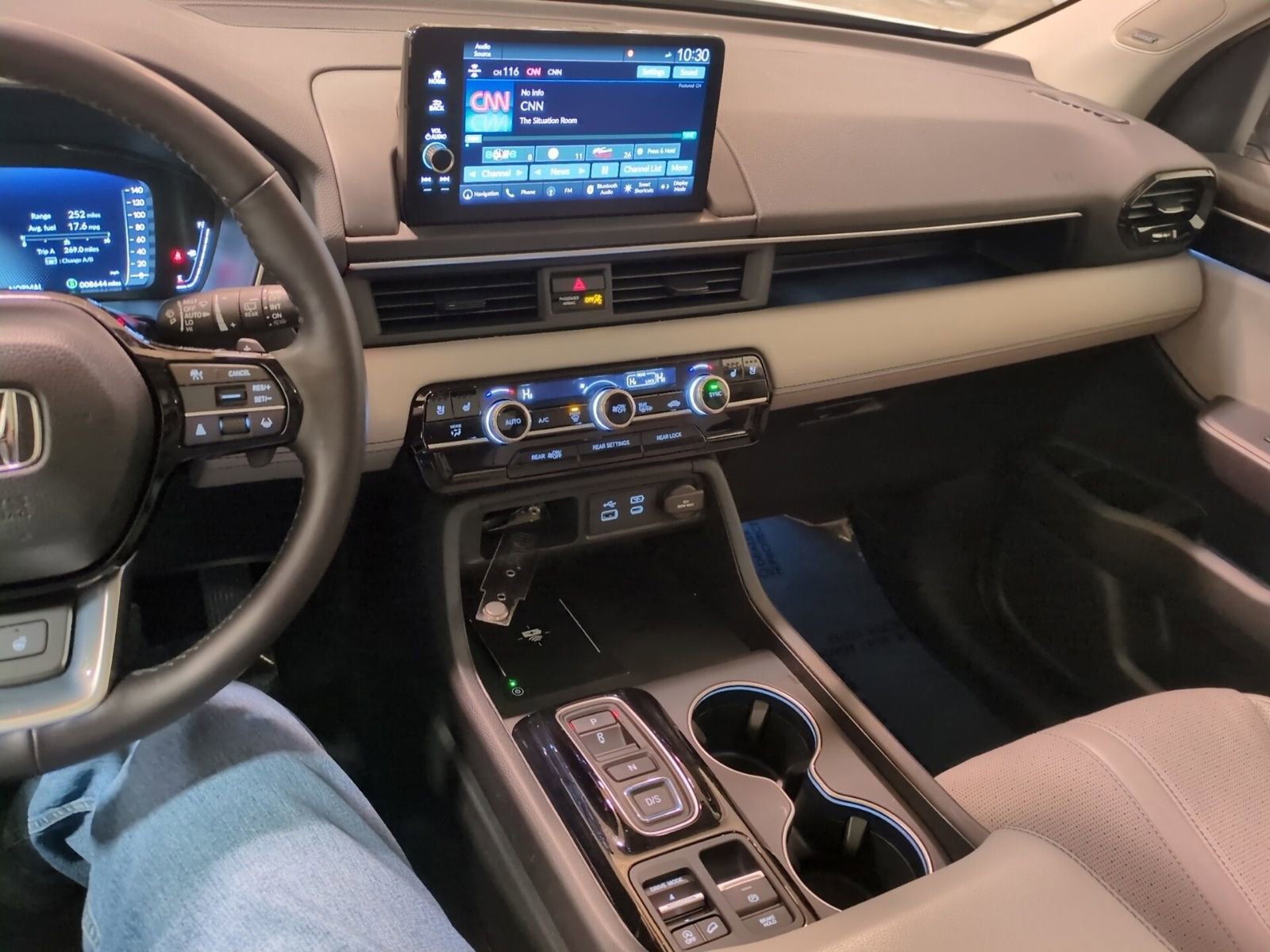 Used 2025 Honda Pilot Elite image 23