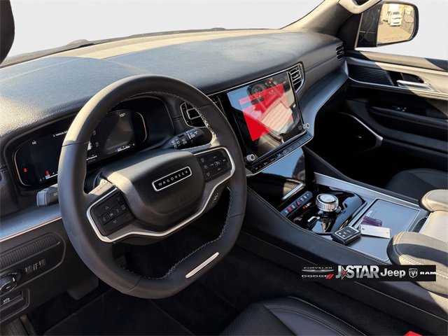 Used 2025 Jeep Wagoneer Series II w/ Premium Group I image 10