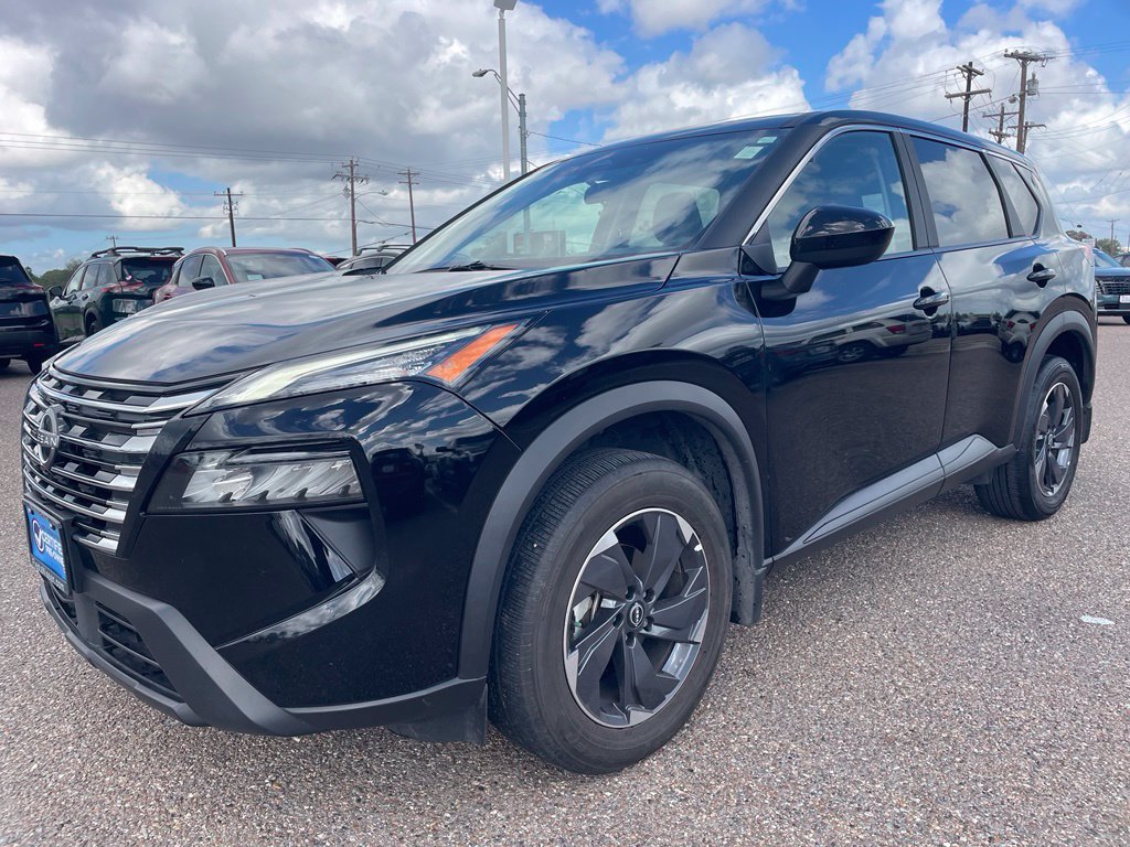 Certified 2026 Nissan Rogue SV FWD image 5