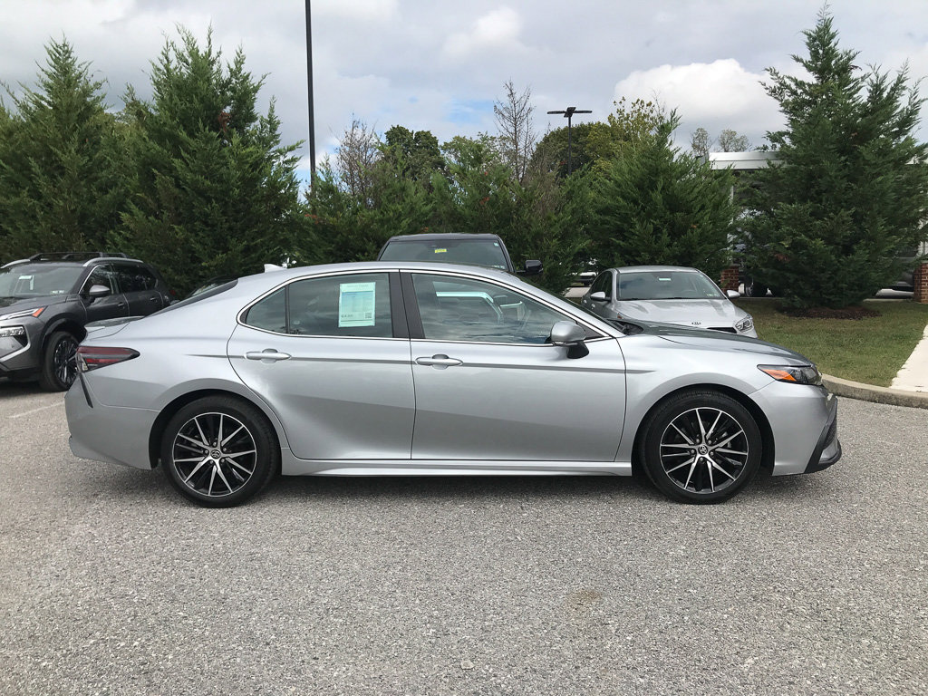 Used 2023 Toyota Camry SE image 8
