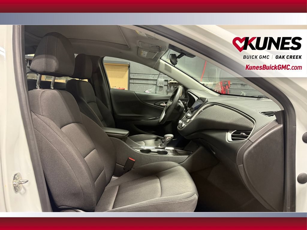 Used 2024 Chevrolet Malibu LT FWD image 35