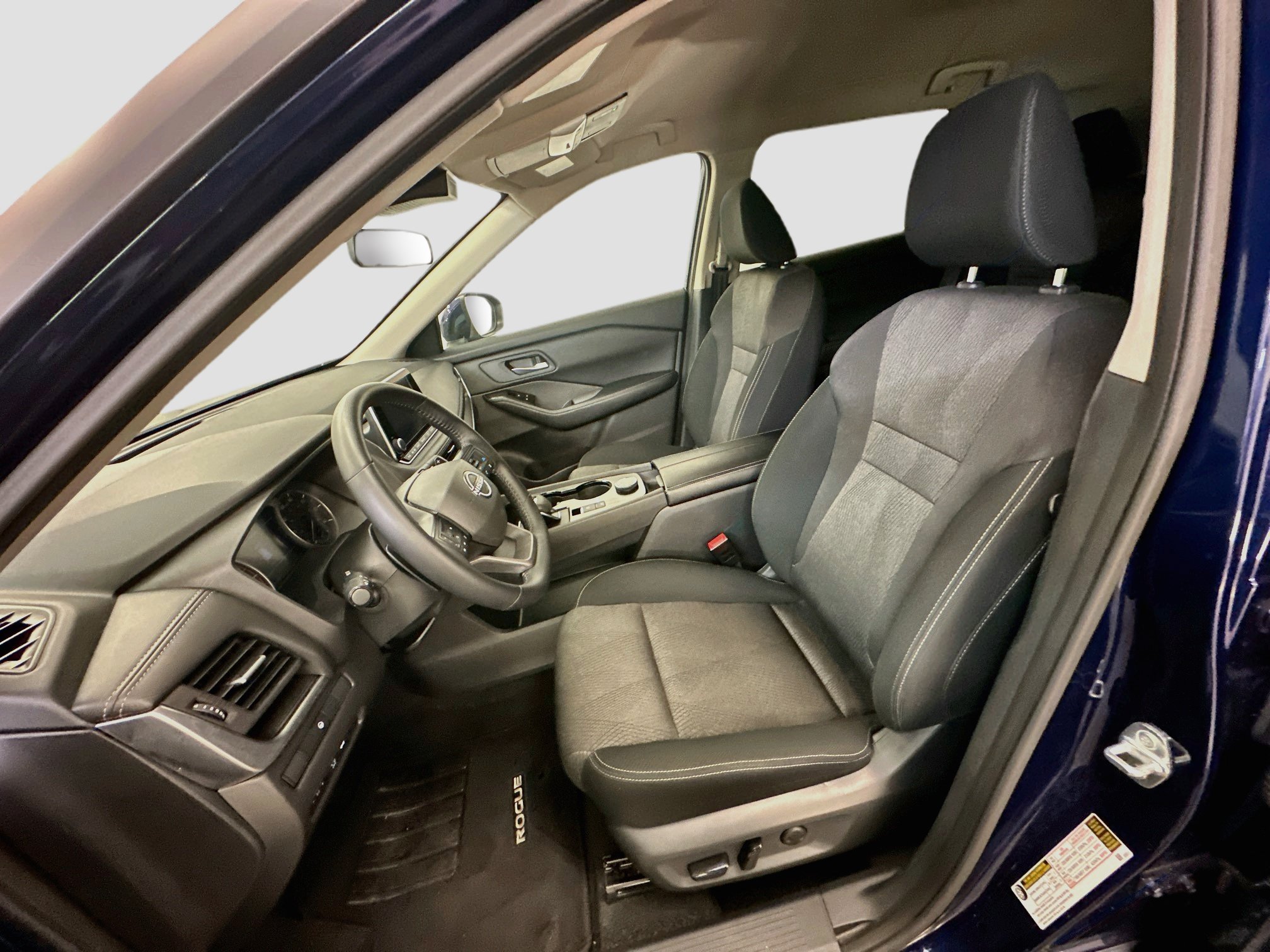 Used 2026 Nissan Rogue SV AWD/4WD image 13