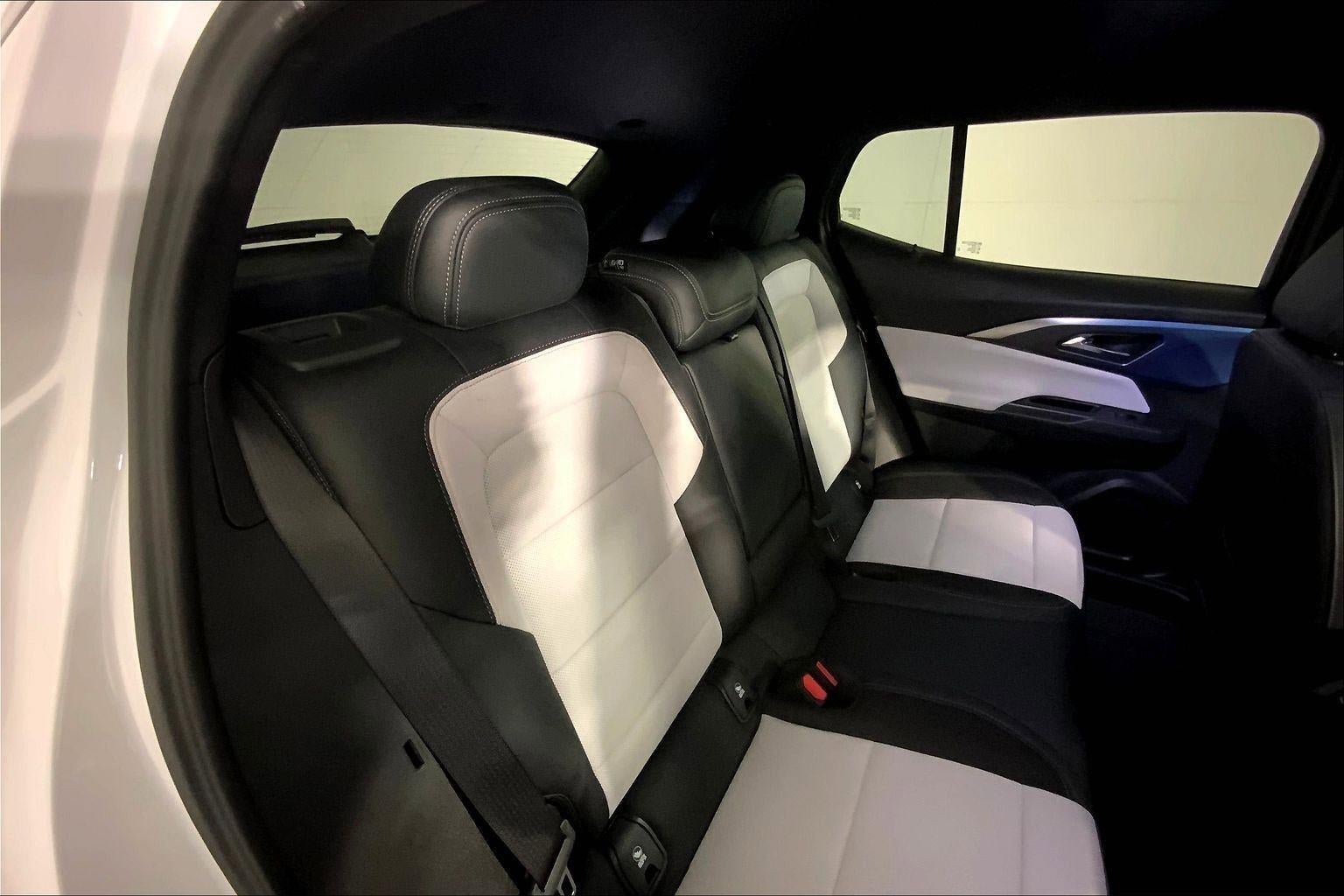 Used 2025 Chevrolet Equinox EV LT FWD image 23