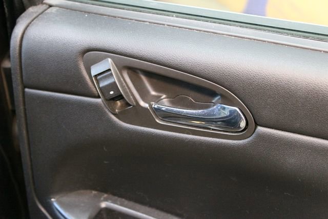 Used 2016 Chevrolet Impala LT FWD image 13