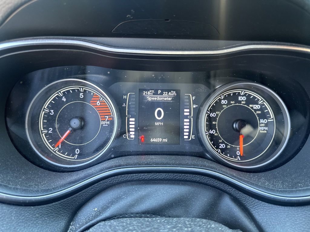 Used 2019 Jeep Cherokee Latitude Plus w/ Comfort/Convenience Group AWD/4WD image 12