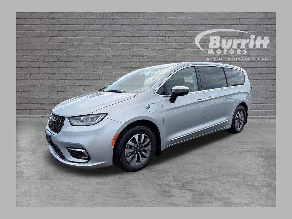 Used 2023 Chrysler Pacifica Limited