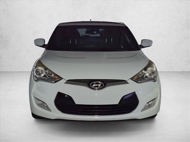 Used 2017 Hyundai Veloster Value Edition FWD video 2