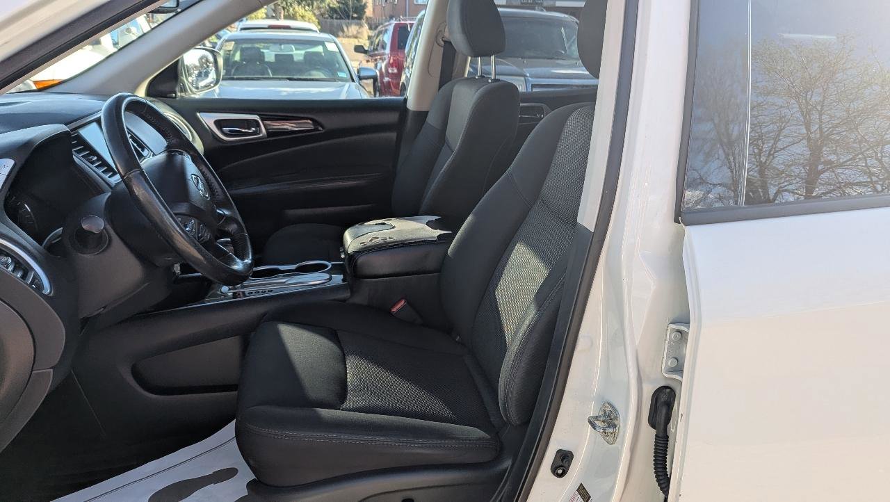 Used 2019 Nissan Pathfinder SV FWD image 9