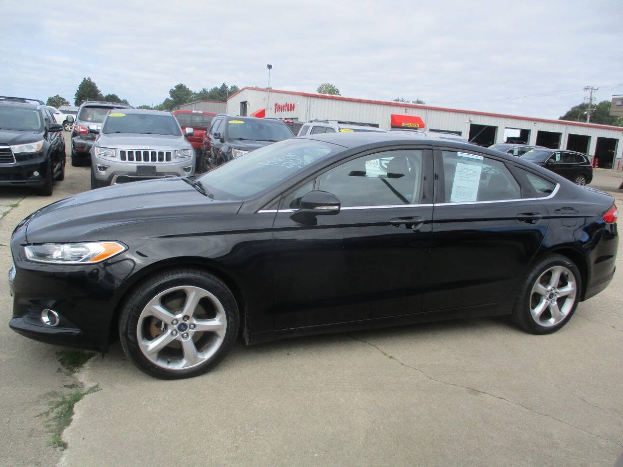 Used 2016 Ford Fusion SE AWD/4WD image 3