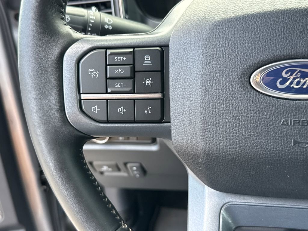 Used 2023 Ford F250 Lariat w/ Sport Appearance Package AWD/4WD image 16