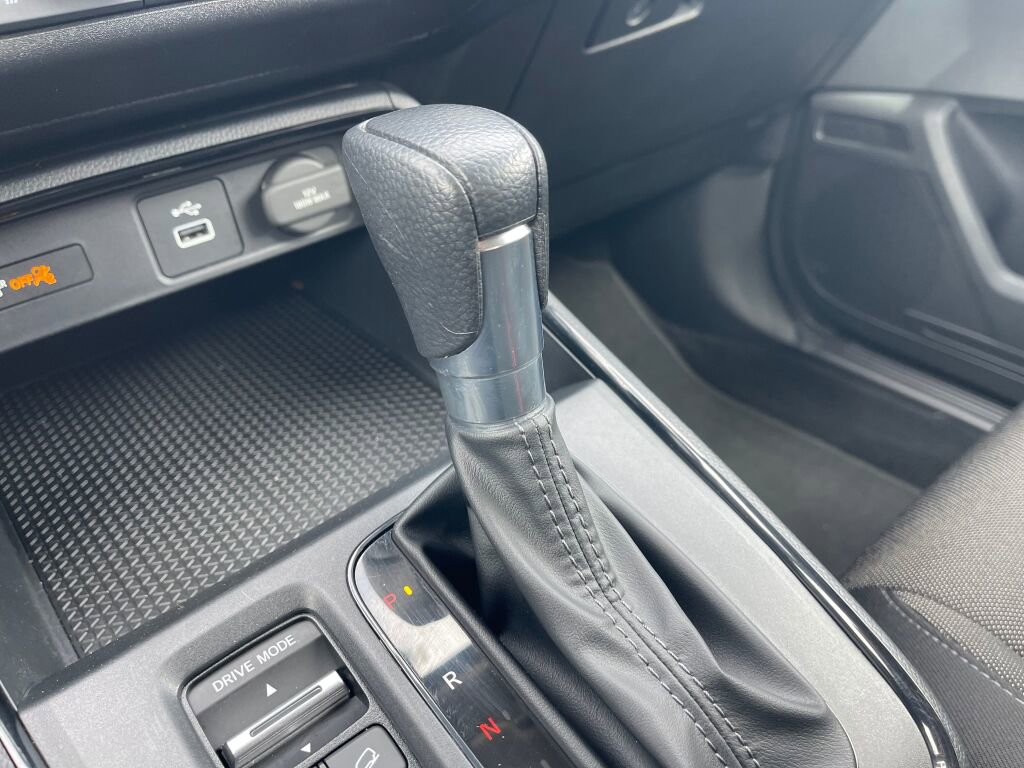 Used 2025 Honda CR-V LX image 12