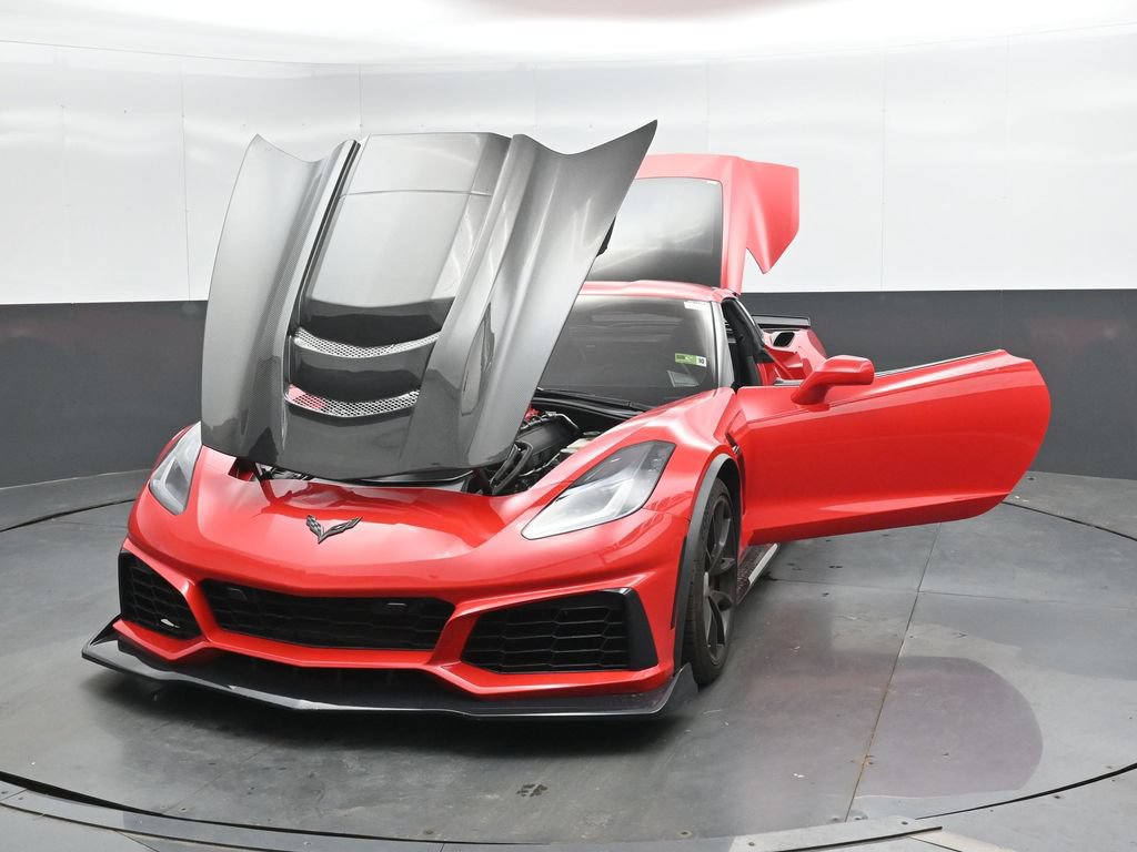 Used 2016 Chevrolet Corvette Z06 w/ 3LZ Preferred Equipment Group RWD image 49