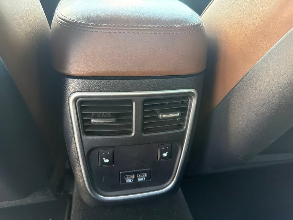 Used 2019 Chrysler 300 Limited RWD image 9