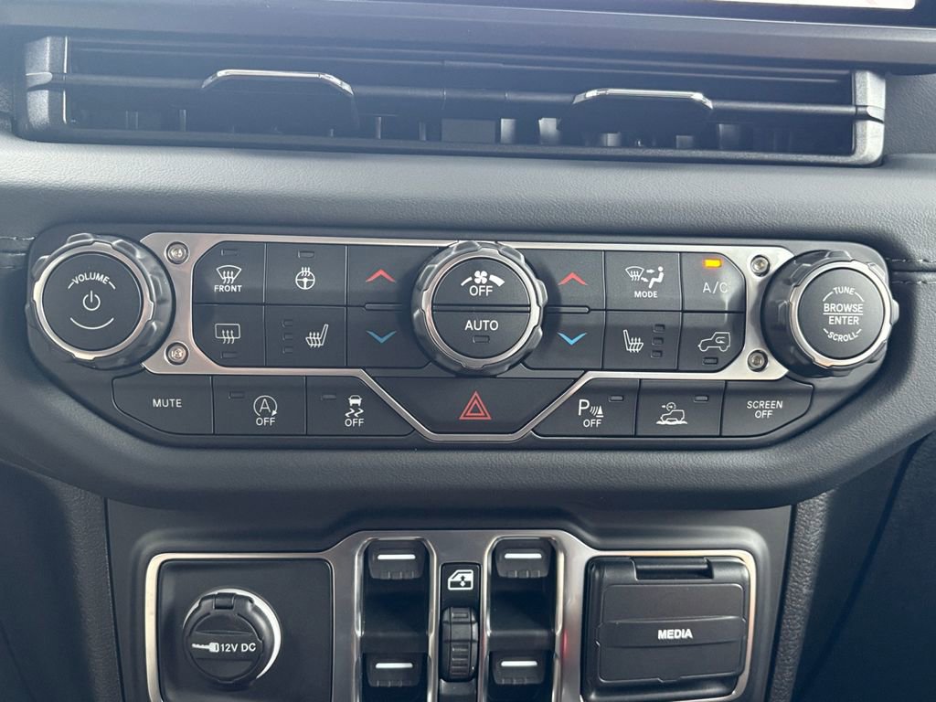 New 2026 Jeep Wrangler Sahara image 29