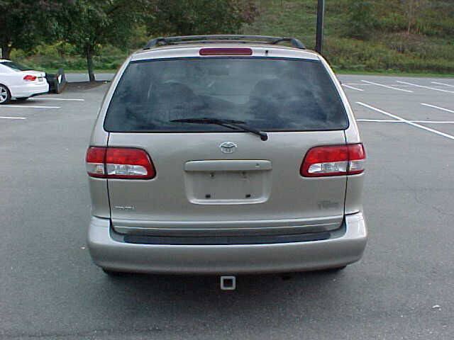 Used 2002 Toyota Sienna LE FWD image 6