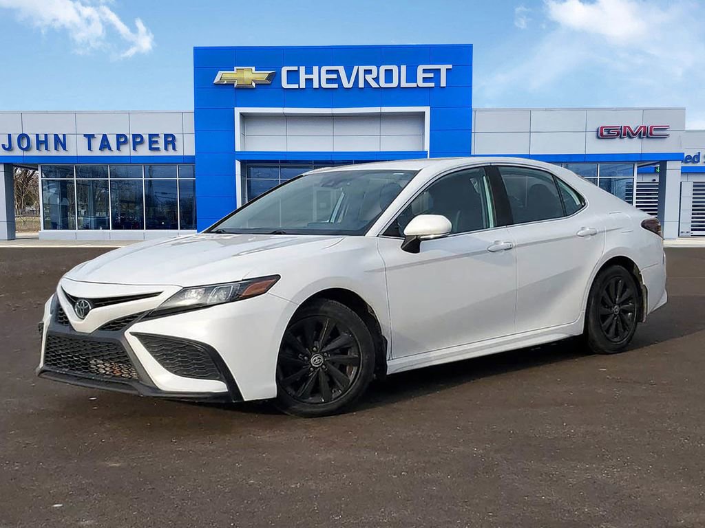 Used 2021 Toyota Camry SE image 1