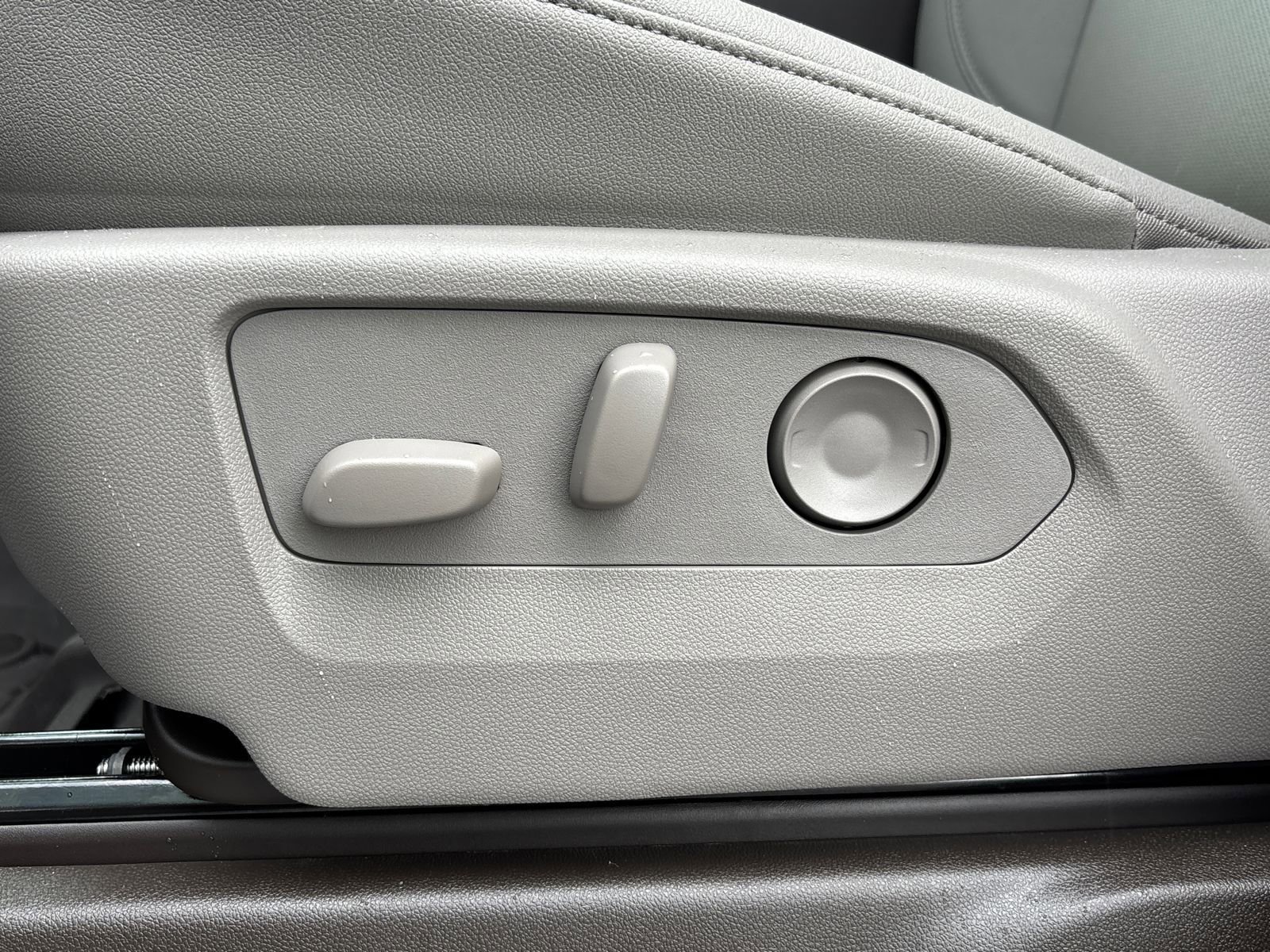 New 2026 GMC Sierra 1500 SLT w/ SLT Premium Plus Package image 28