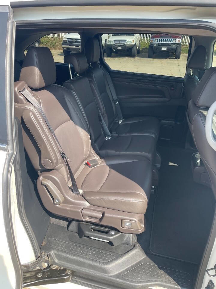 Used 2018 Honda Odyssey Touring image 12