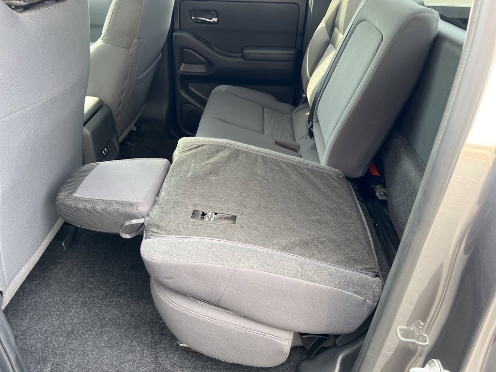 Used 2024 Nissan Frontier SV w/ Technology Package image 31