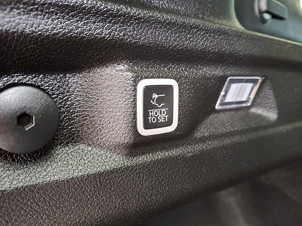 Certified 2024 Jeep Grand Cherokee L Altitude AWD/4WD image 31