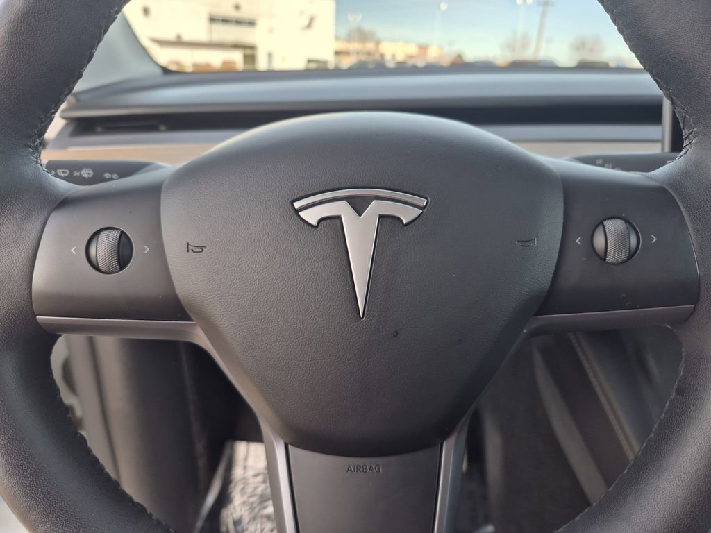 Used 2021 Tesla Model Y Long Range image 17