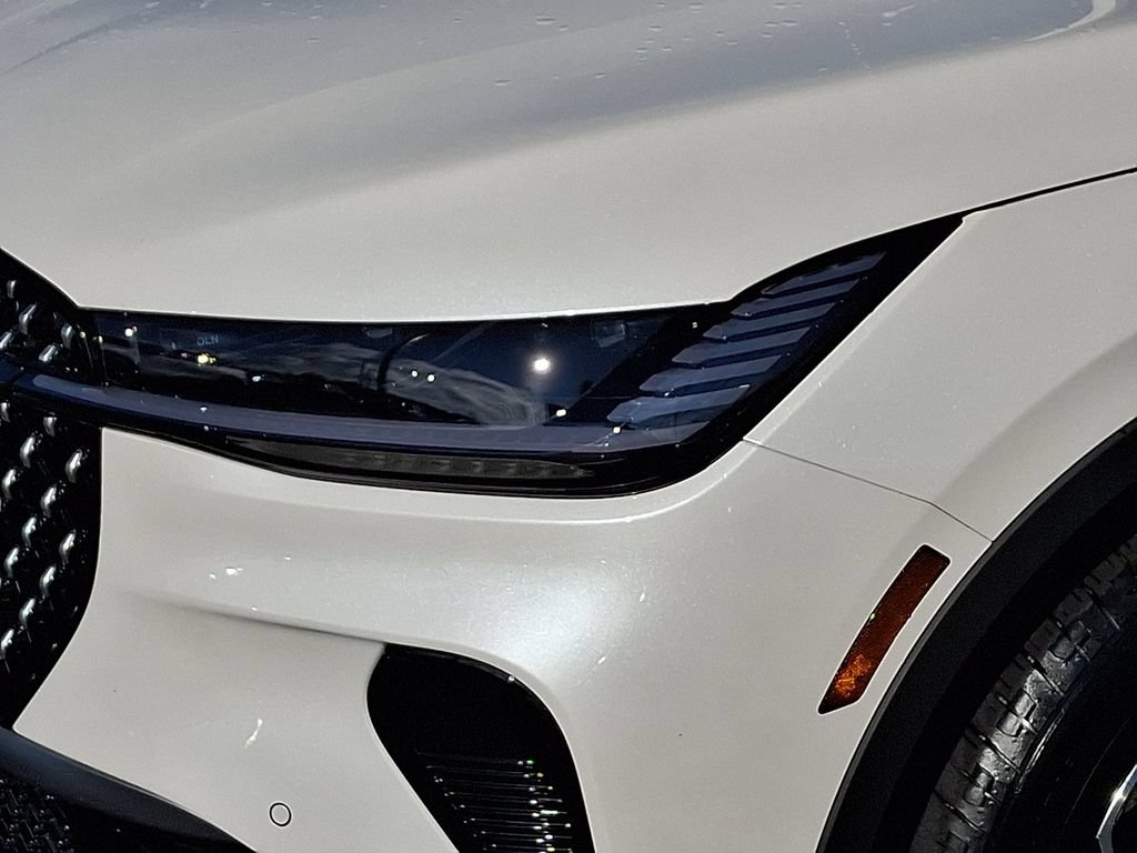 Certified 2024 Lincoln Nautilus Premier AWD/4WD image 9