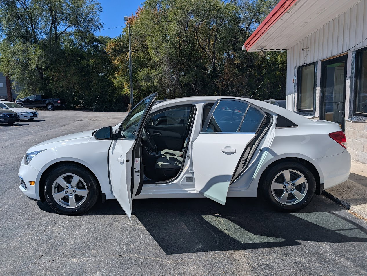 Used 2016 Chevrolet Cruze LT w/ Technology Package image 5