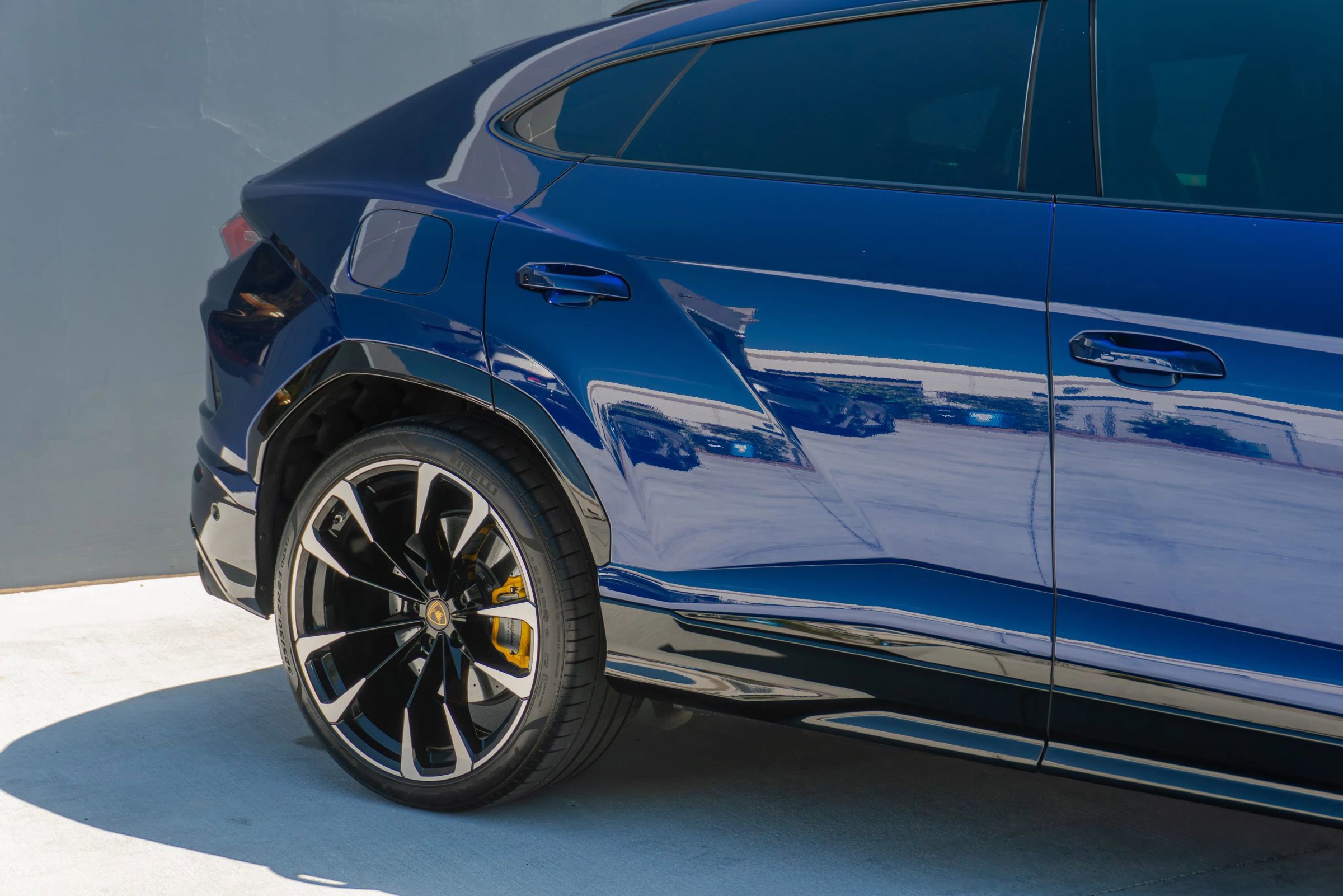 Used 2021 Lamborghini Urus AWD/4WD image 31