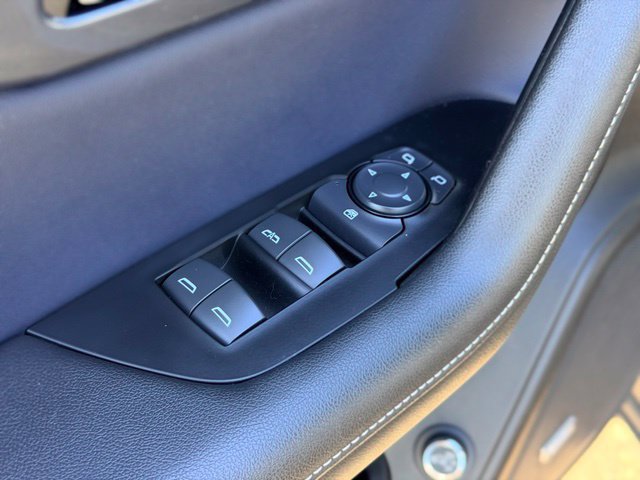 Used 2024 Chevrolet Blazer RS FWD image 20