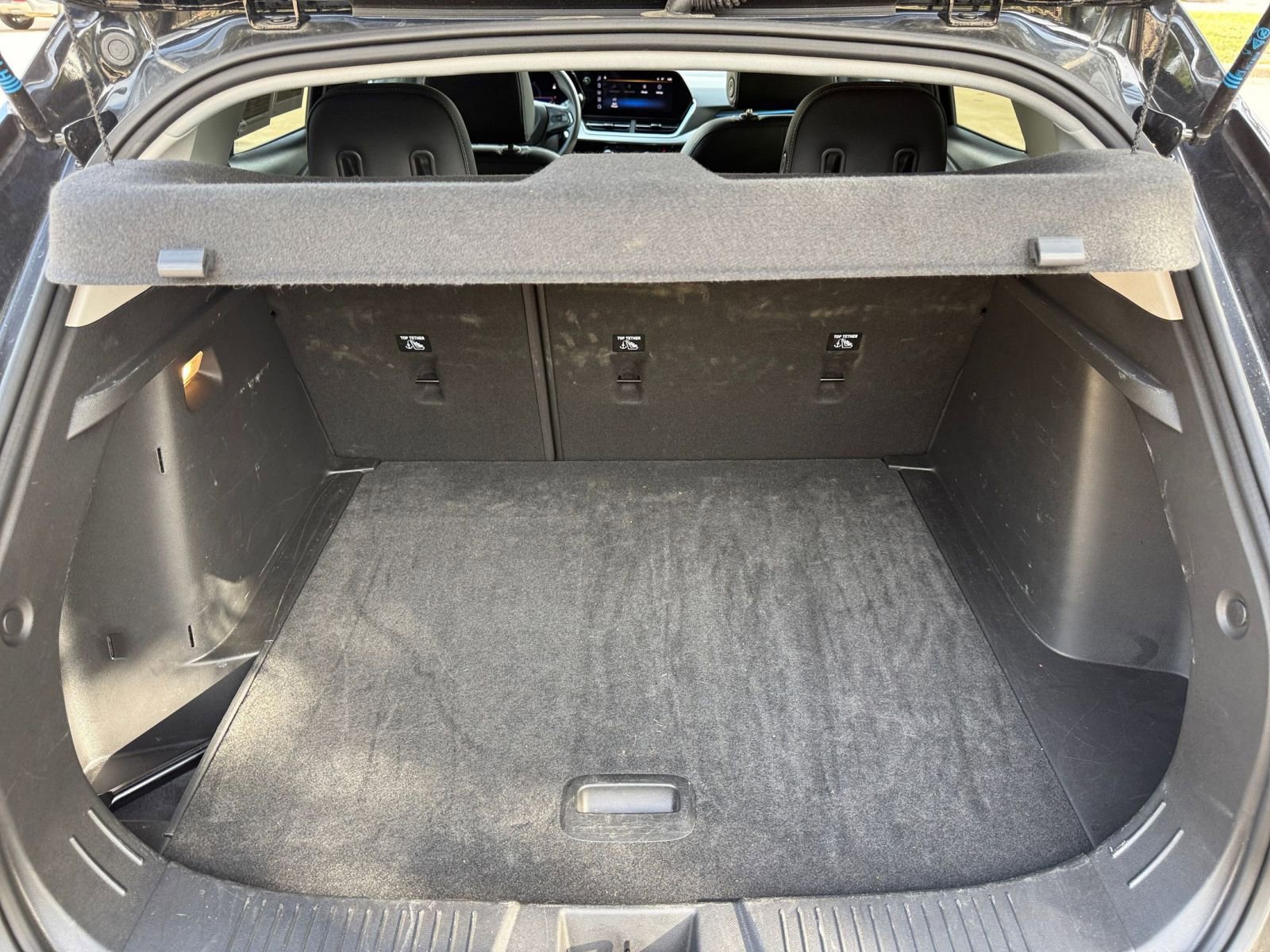 Used 2025 Chevrolet Trax LT FWD image 32