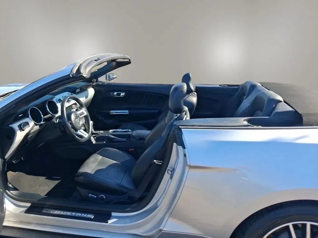 Used 2016 Ford Mustang Premium RWD image 49