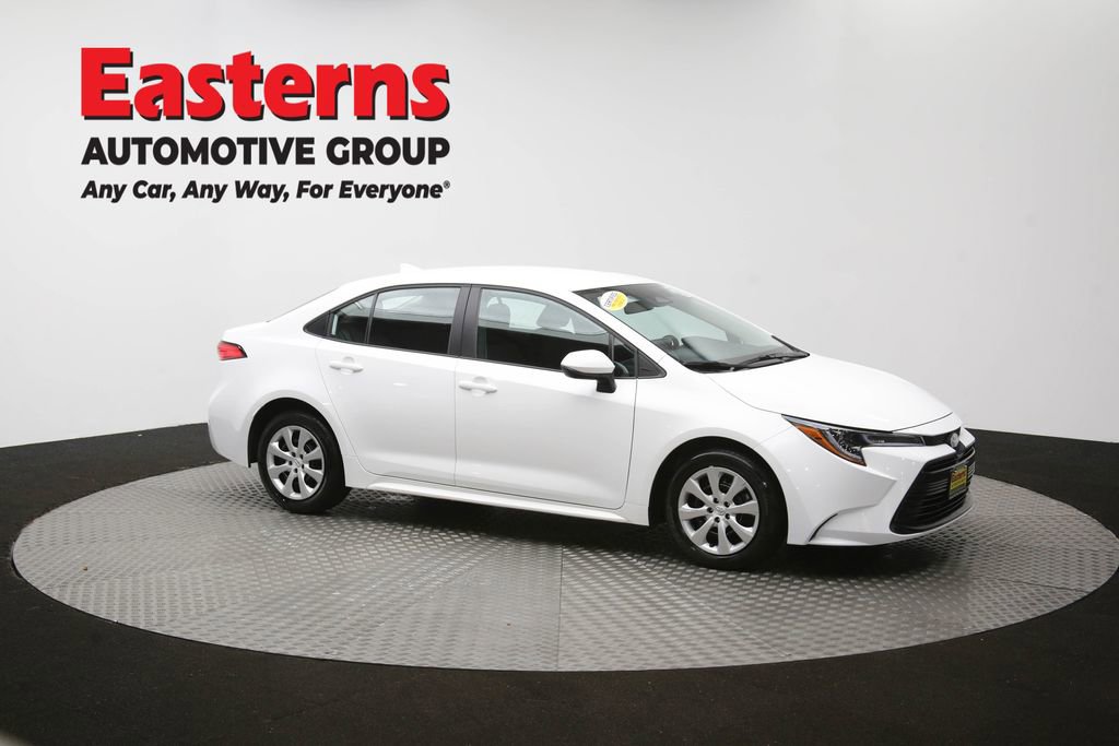 Used 2025 Toyota Corolla LE image 47